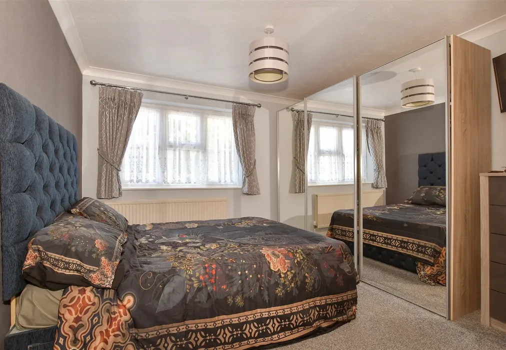 Bedroom 1 - Viking Way, West Kingsdown, Sevenoaks, Kent - Wards of Kent