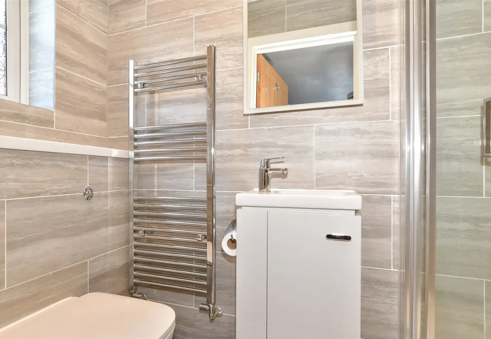 En-Suite Shower Room - Viking Way, West Kingsdown, Sevenoaks, Kent - Wards of Kent