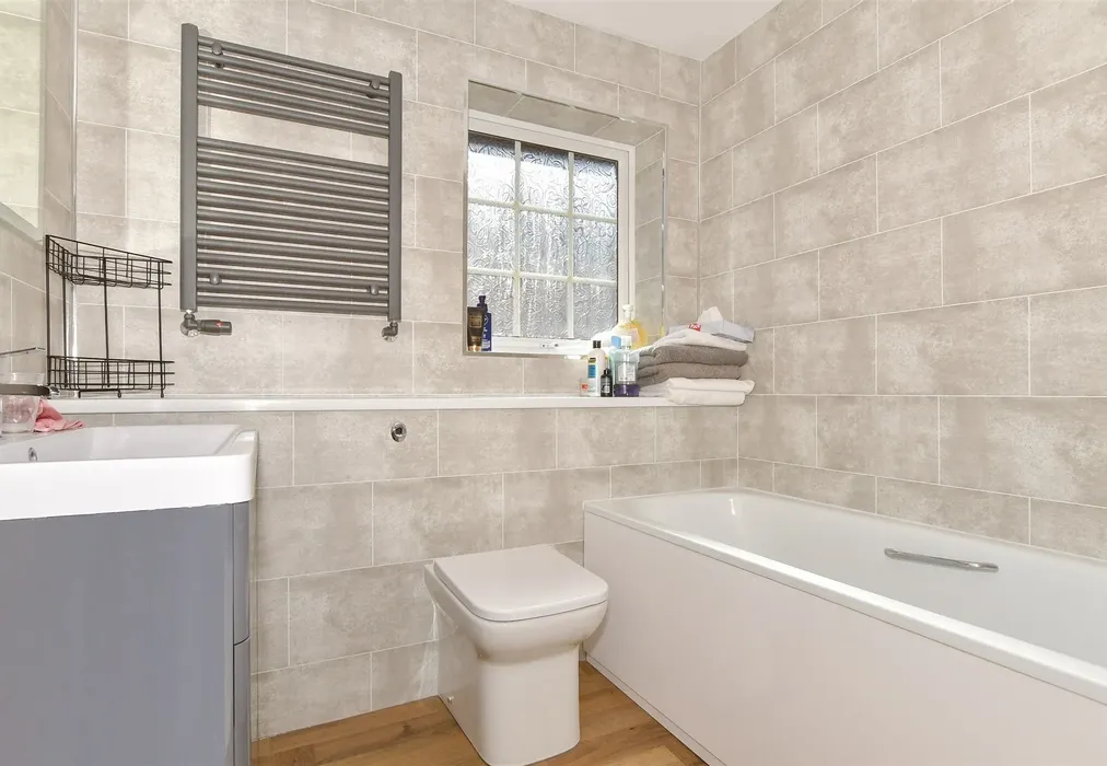 Bathroom - Viking Way, West Kingsdown, Sevenoaks, Kent - Wards of Kent