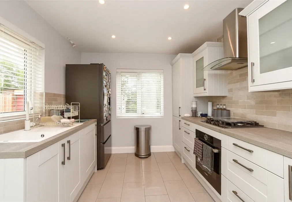 Kitchen - Northwood Avenue, Purley, Surrey - Wards of Kent
