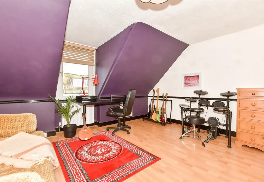 Bedroom 1 - Invicta Road, Folkestone, Kent - Wards of Kent