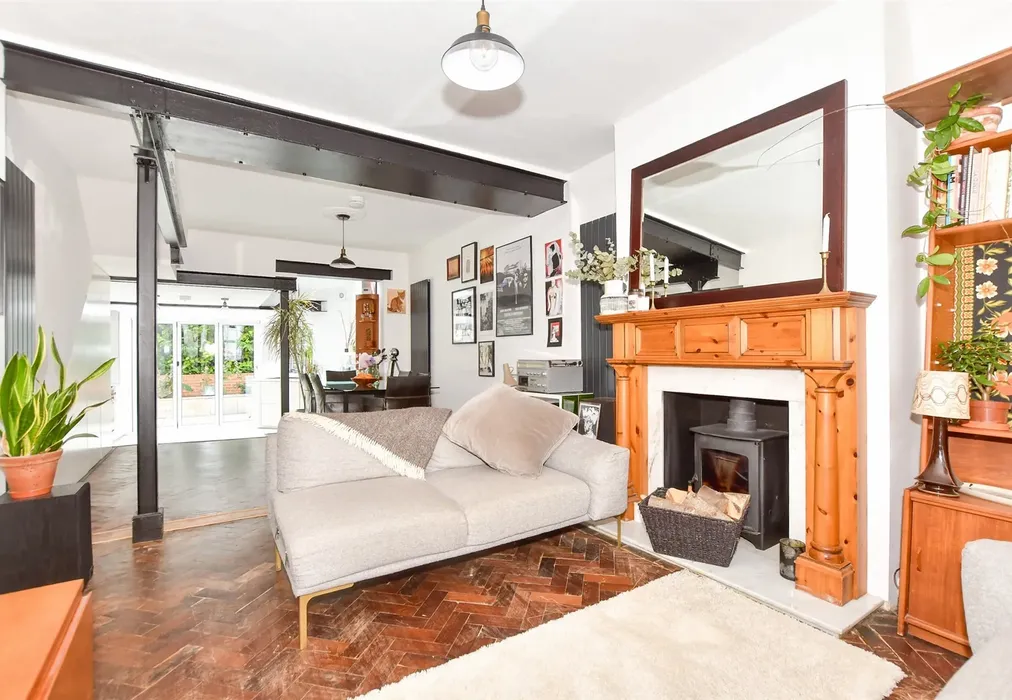 Lounge - Invicta Road, Folkestone, Kent - Wards of Kent