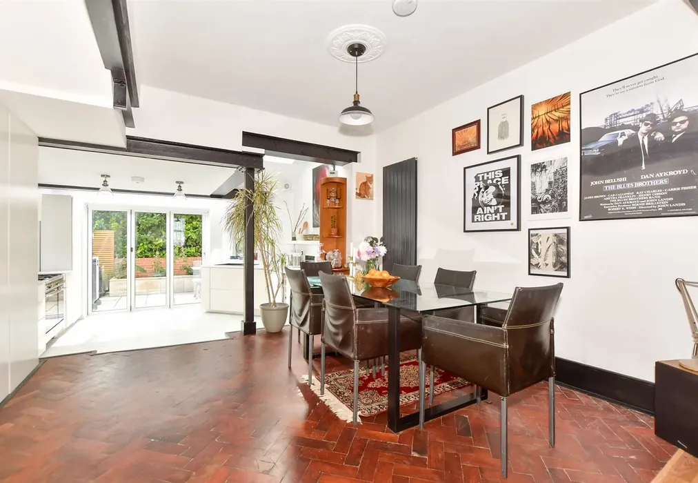 Lounge - Invicta Road, Folkestone, Kent - Wards of Kent