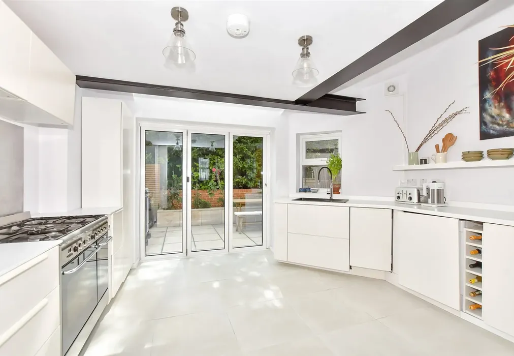 Kitchen - Invicta Road, Folkestone, Kent - Wards of Kent