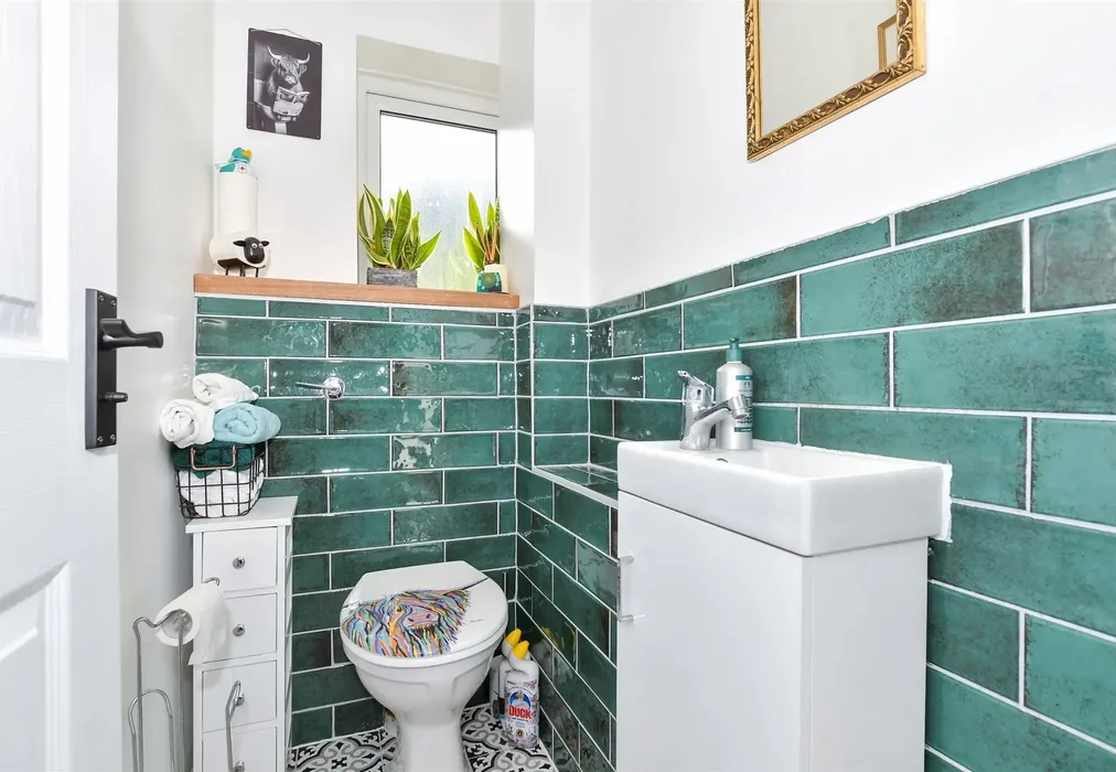 Cloakroom - Becksbourne Close, Penenden Heath, Maidstone, Kent - Wards of Kent