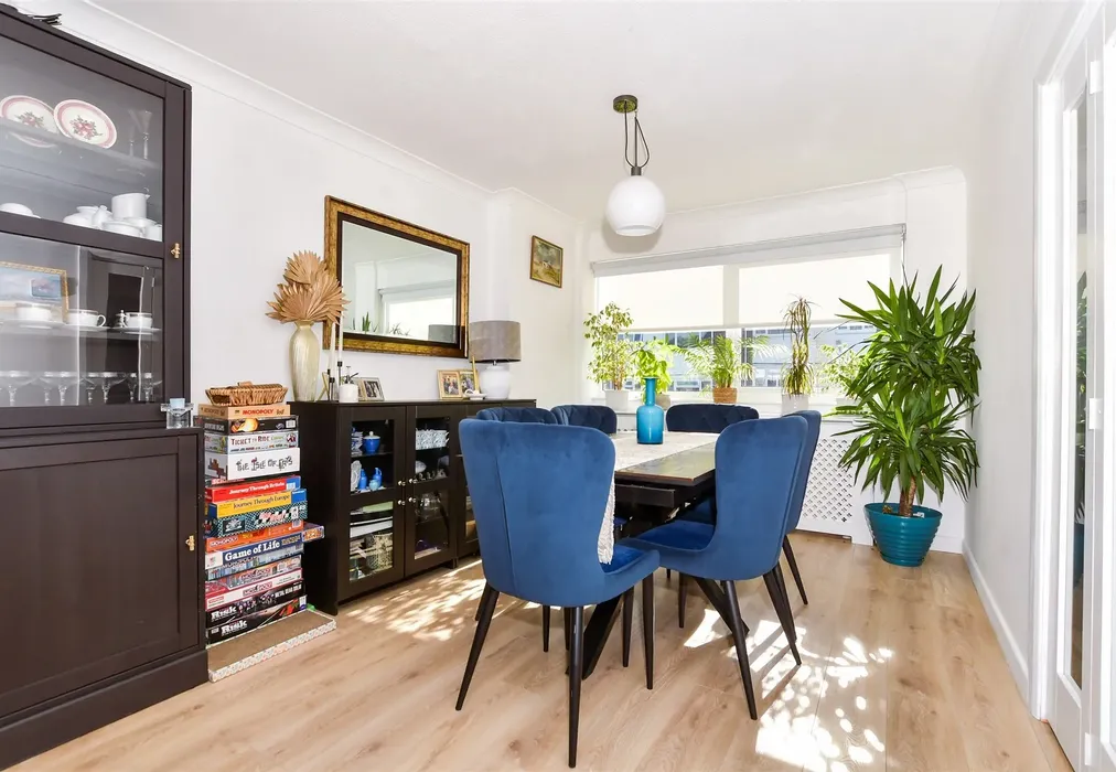 Lounge/Diner - Becksbourne Close, Penenden Heath, Maidstone, Kent - Wards of Kent