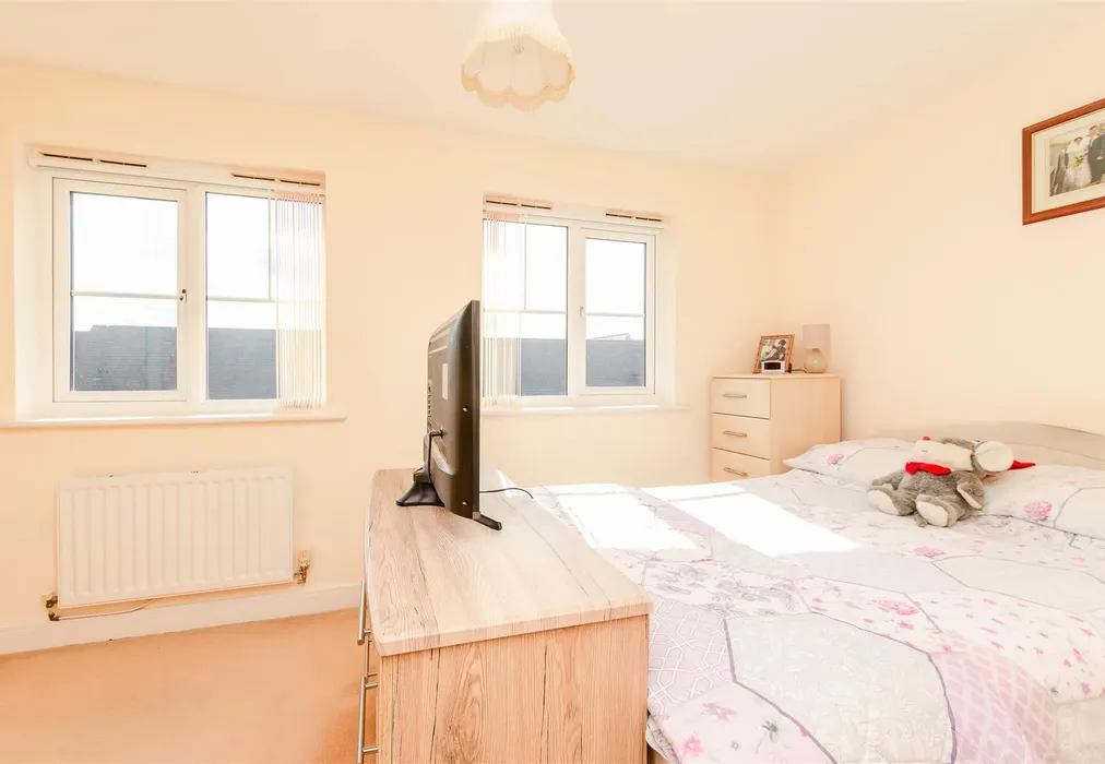 Bedroom 2 - St. Anne's Drive North, Redhill, Surrey - Wards of Kent
