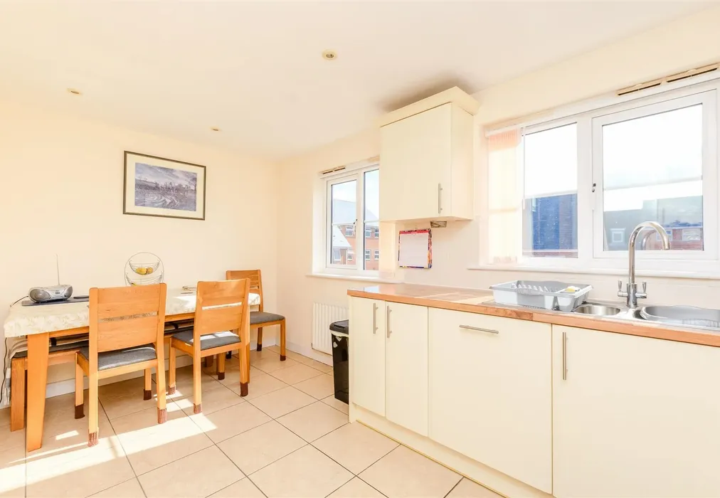 Kitchen/Diner - St. Anne's Drive North, Redhill, Surrey - Wards of Kent