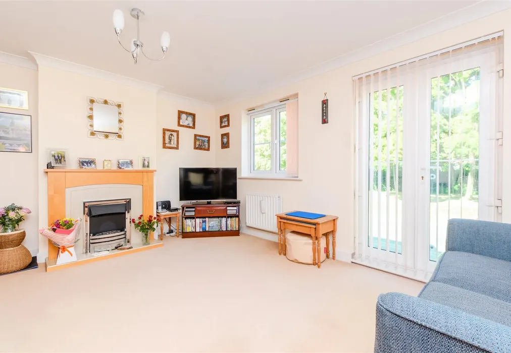 Lounge - St. Anne's Drive North, Redhill, Surrey - Wards of Kent