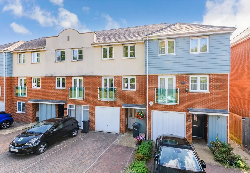 External (Web) - St. Anne's Drive North, Redhill, Surrey - Wards of Kent