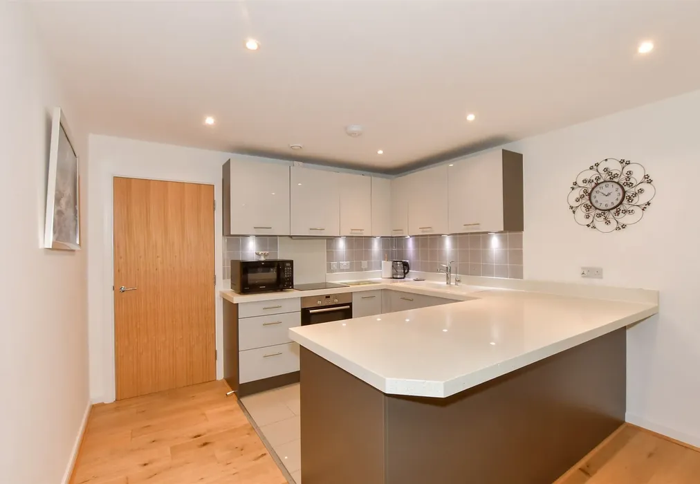 Kitchen - Westwood Drive, Canterbury, Kent - Wards of Kent