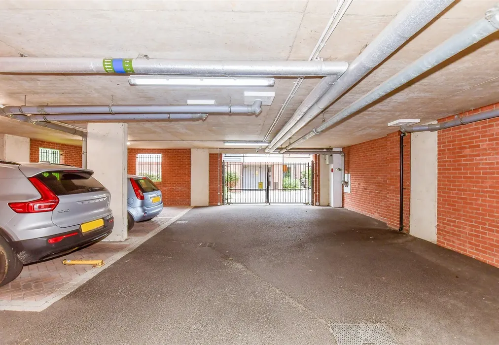 Garage - Westwood Drive, Canterbury, Kent - Wards of Kent