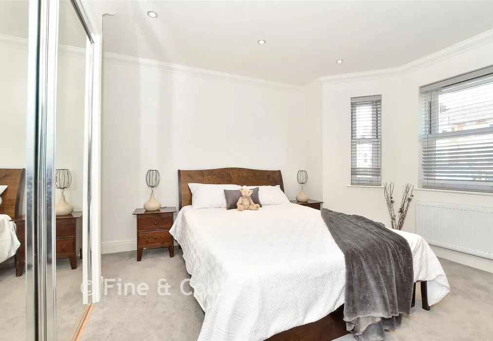 Bedroom 2 - St. John's Road, Tunbridge Wells, Kent - Wards of Kent