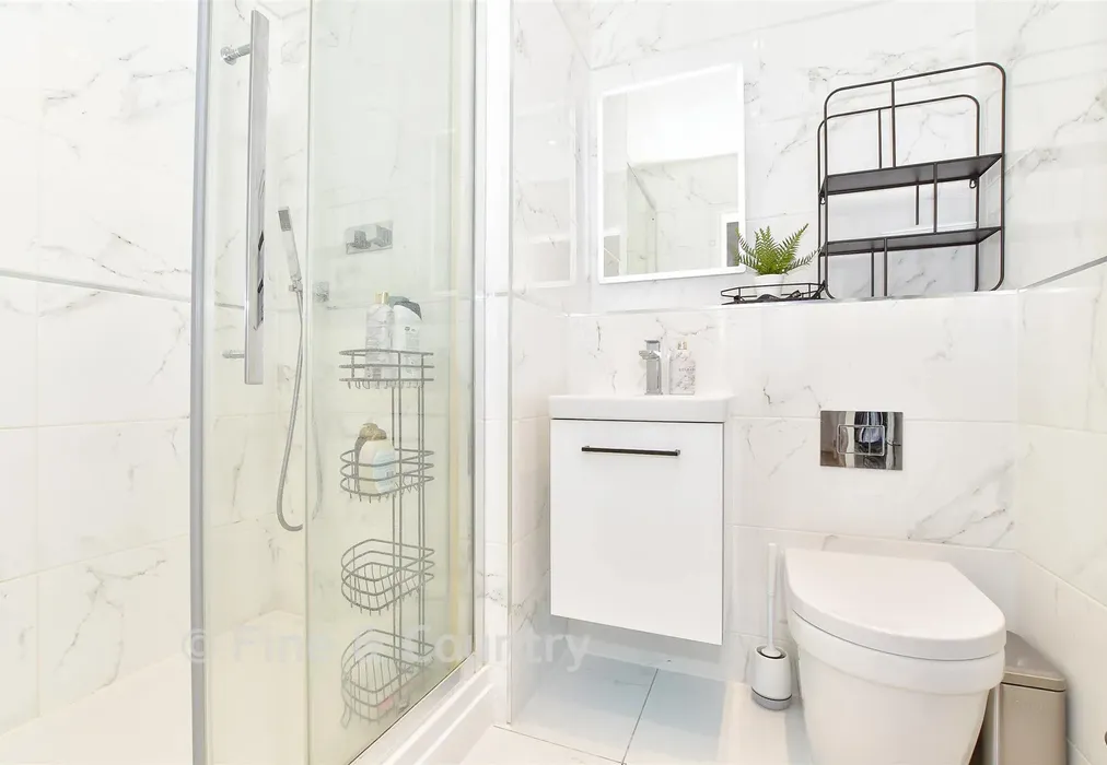 En-Suite Shower Room - St. John's Road, Tunbridge Wells, Kent - Wards of Kent