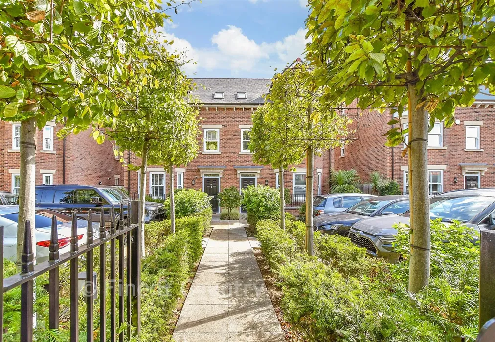 External Lifestyle Photograph - St. John's Road, Tunbridge Wells, Kent - Wards of Kent