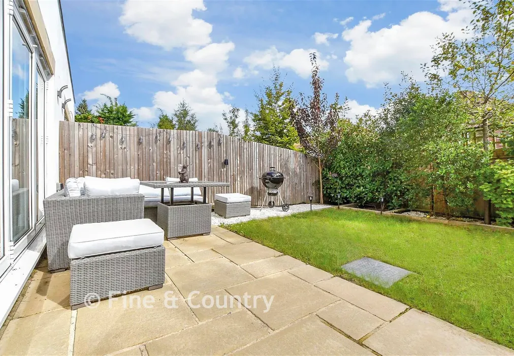 Garden - St. John's Road, Tunbridge Wells, Kent - Wards of Kent
