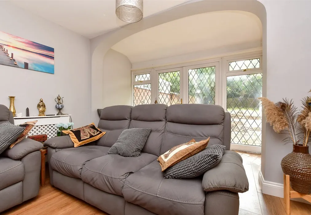 Lounge/Diner - Foxley Lane, Purley, Surrey - Wards of Kent