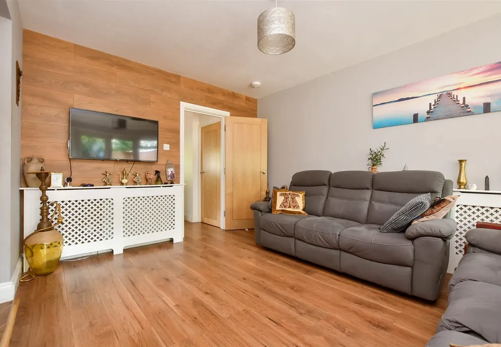Lounge/Diner - Foxley Lane, Purley, Surrey - Wards of Kent
