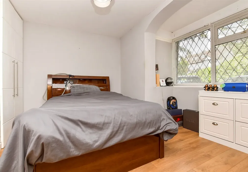 Bedroom 1 - Foxley Lane, Purley, Surrey - Wards of Kent