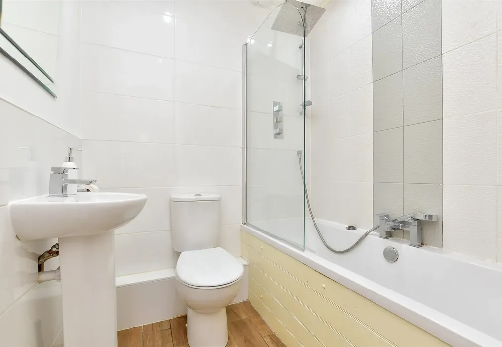 Bathroom - Foxley Lane, Purley, Surrey - Wards of Kent