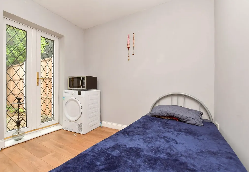 Bedroom 2 - Foxley Lane, Purley, Surrey - Wards of Kent