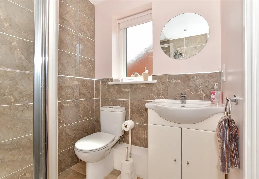 En-Suite Shower Room - Hooke Close, Freshwater, Isle of Wight - Wards of Kent
