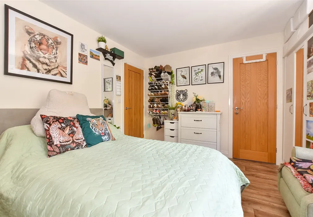 Bedroom 2 - Hooke Close, Freshwater, Isle of Wight - Wards of Kent
