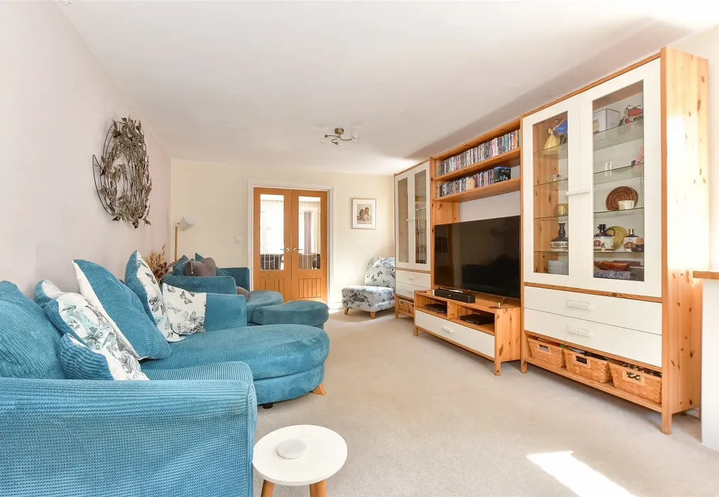 Lounge - Hooke Close, Freshwater, Isle of Wight - Wards of Kent