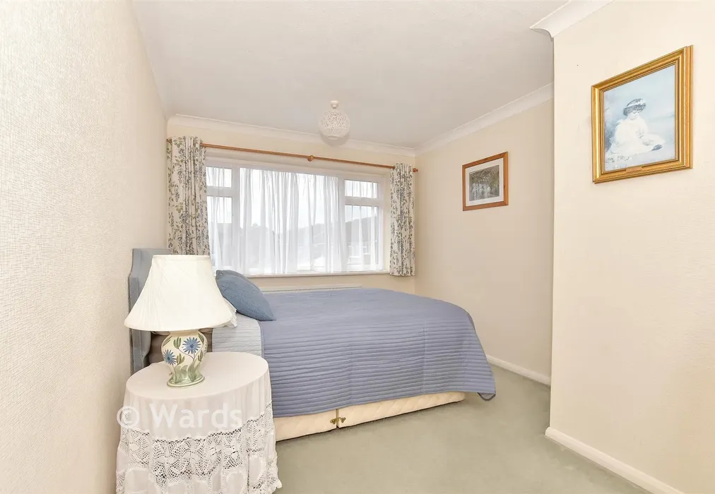 Bedroom 1 - Rough Common, Canterbury, Kent - Wards of Kent