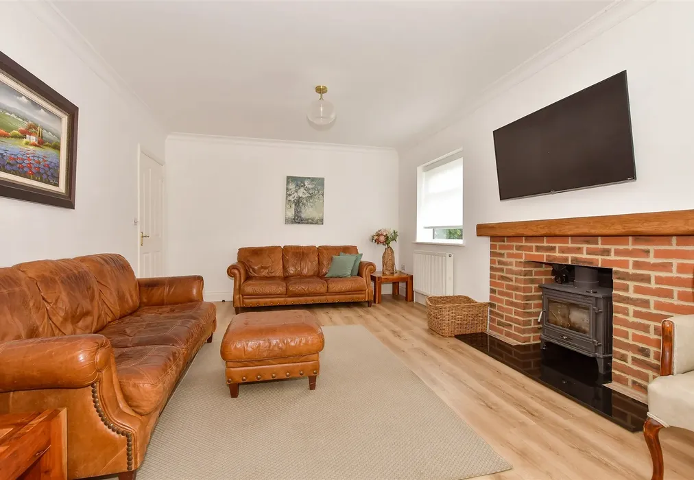 Lounge - The Street, Adisham, Canterbury, Kent - Wards of Kent