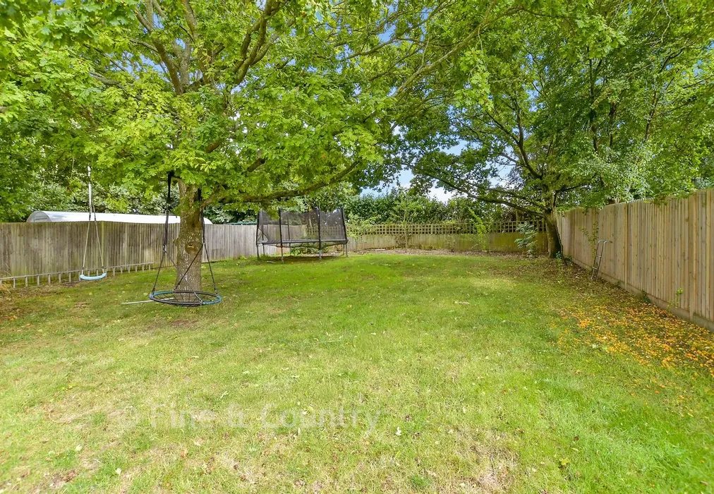 Rear Garden - The Street, Adisham, Canterbury, Kent - Wards of Kent