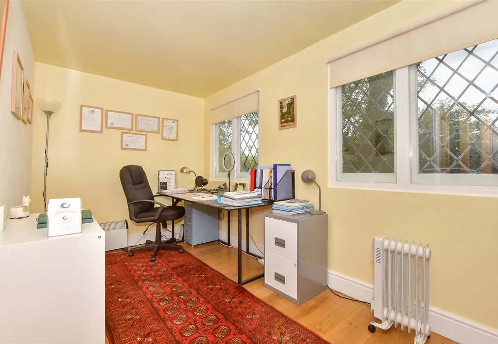 Room 2 - Calleywell Lane, Aldington, Ashford, Kent - Wards of Kent