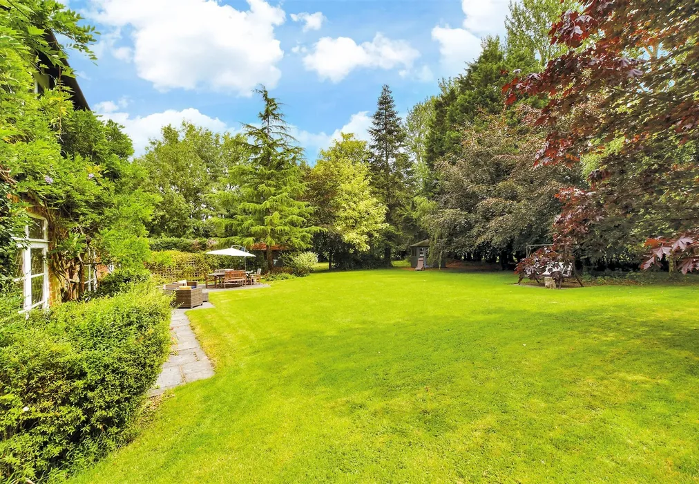 Rear Garden - Calleywell Lane, Aldington, Ashford, Kent - Wards of Kent