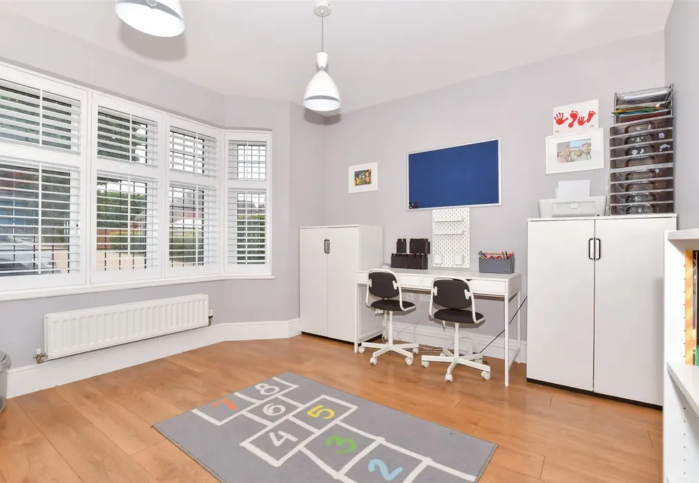 Snug - Milner Road, Aylesford, Kent - Wards of Kent