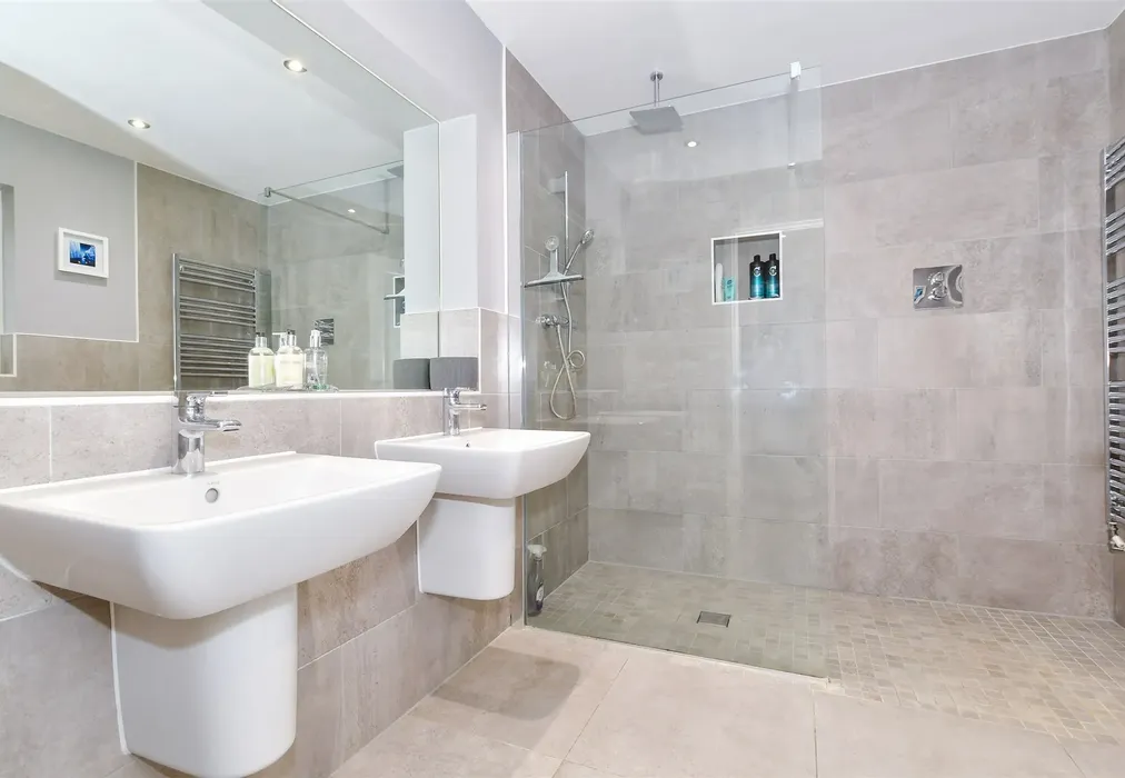 En-Suite Shower Room - Milner Road, Aylesford, Kent - Wards of Kent