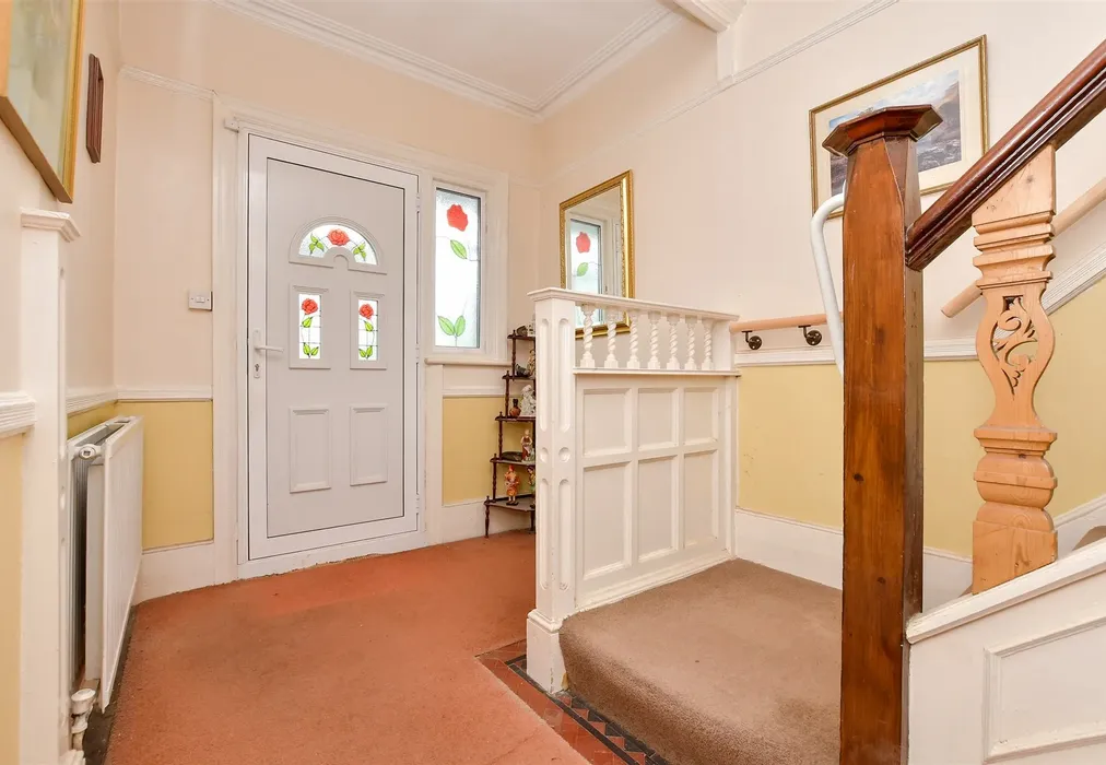 Entrance Hall - Victoria Avenue, South Croydon, Surrey - Wards of Kent