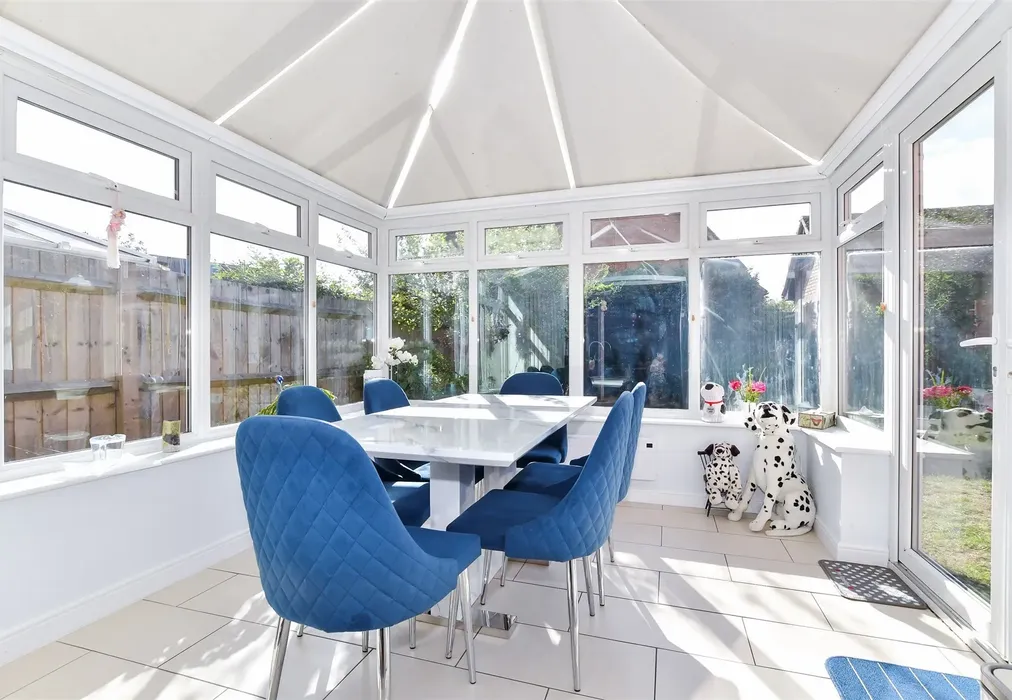 Conservatory - Lambourne Drive, Kings Hill, West Malling, Kent - Wards of Kent