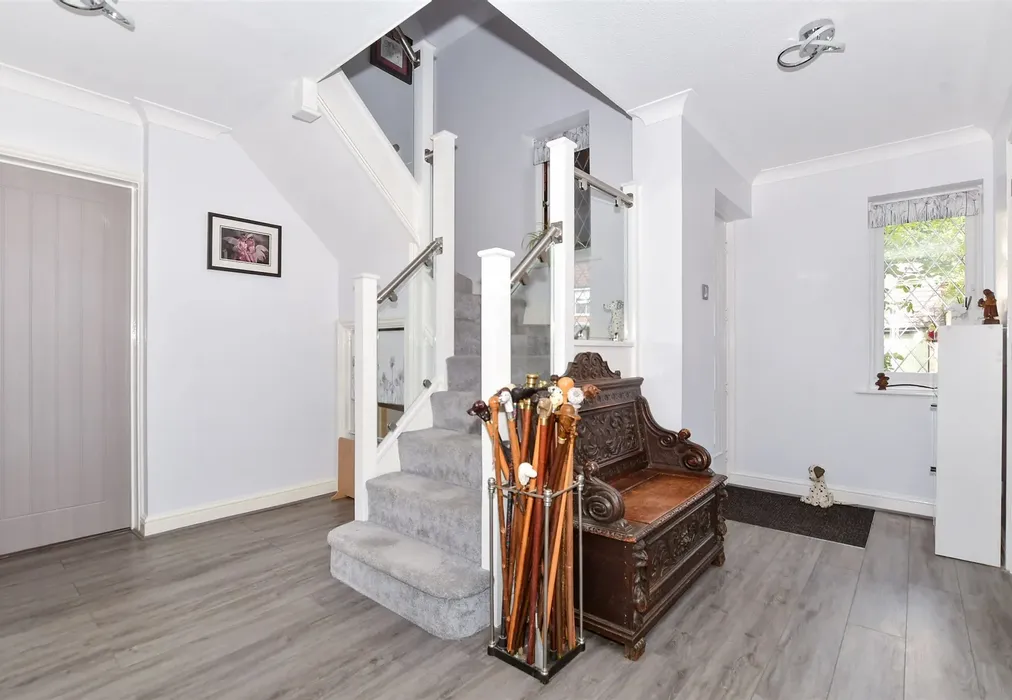 Entrance Hall - Lambourne Drive, Kings Hill, West Malling, Kent - Wards of Kent