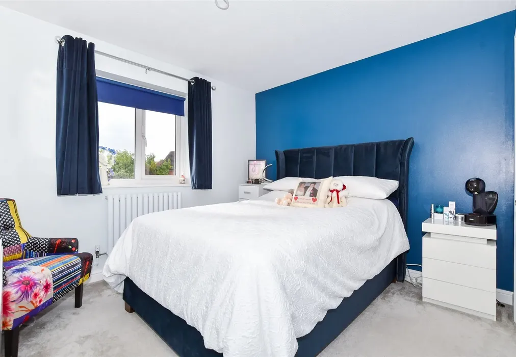 Bedroom 2 - Lambourne Drive, Kings Hill, West Malling, Kent - Wards of Kent