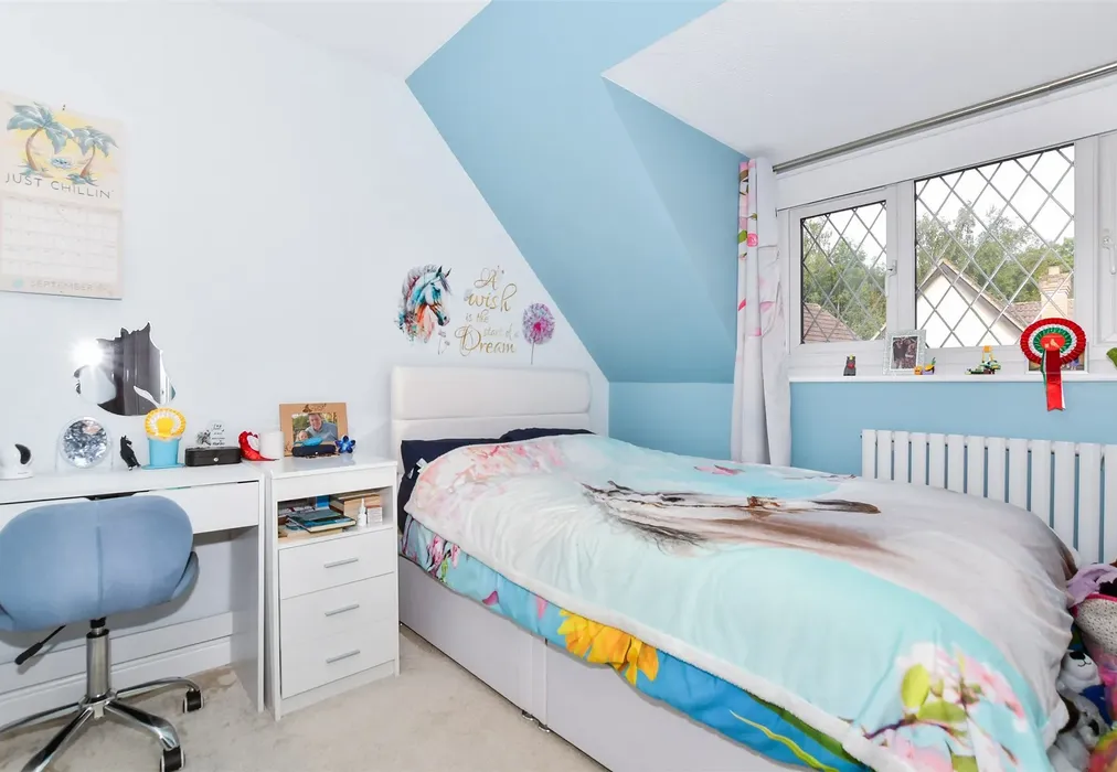 Bedroom 4 - Lambourne Drive, Kings Hill, West Malling, Kent - Wards of Kent