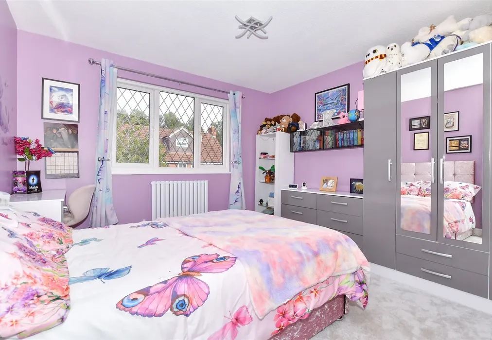 Bedroom 3 - Lambourne Drive, Kings Hill, West Malling, Kent - Wards of Kent