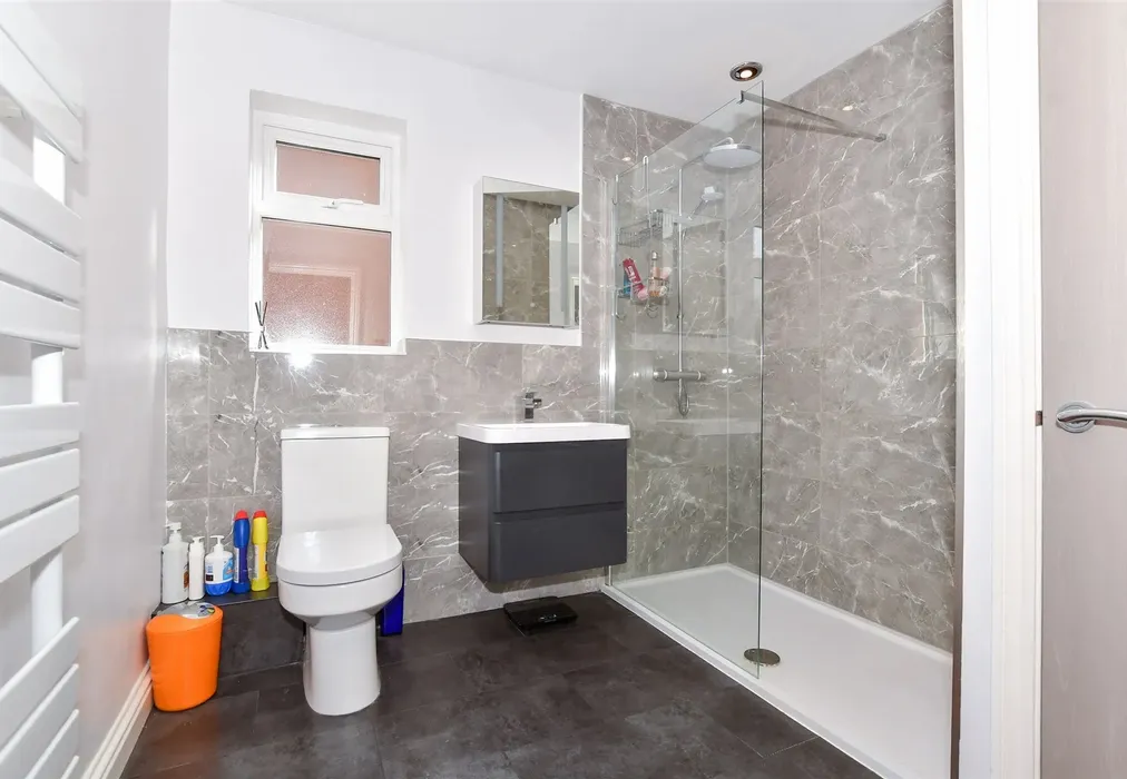 Shower Room - Lambourne Drive, Kings Hill, West Malling, Kent - Wards of Kent