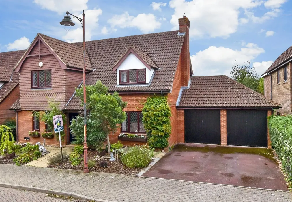 External (Web) - Lambourne Drive, Kings Hill, West Malling, Kent - Wards of Kent