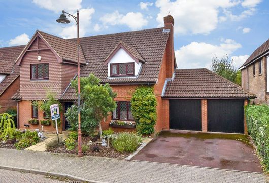 Lambourne Drive, Kings Hill, West Malling, Kent - Wards of Kent