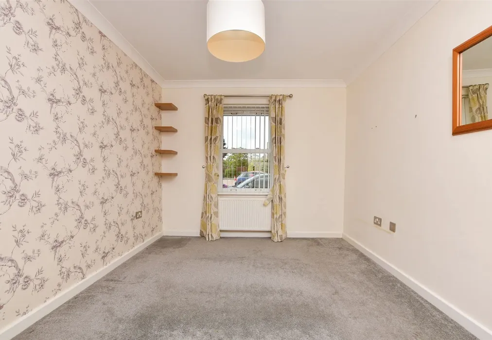 Bedroom 2 - Ridgeway Cliff, Herne Bay, Kent - Wards of Kent