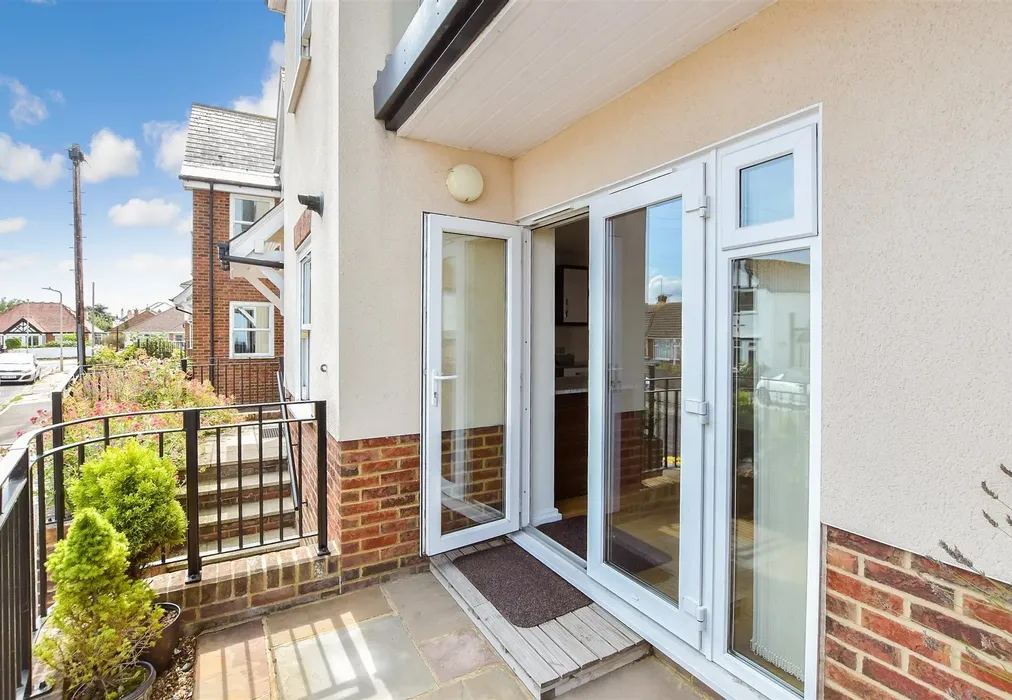 Patio / Decking - Ridgeway Cliff, Herne Bay, Kent - Wards of Kent