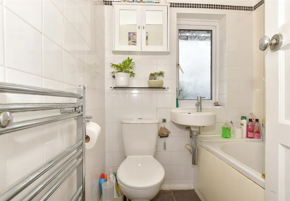 Bathroom - Lancelot Avenue, Strood, Rochester, Kent - Wards of Kent