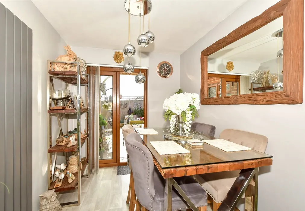 Kitchen/ Diner - Lade Fort Crescent, Lydd On Sea, Kent - Wards of Kent