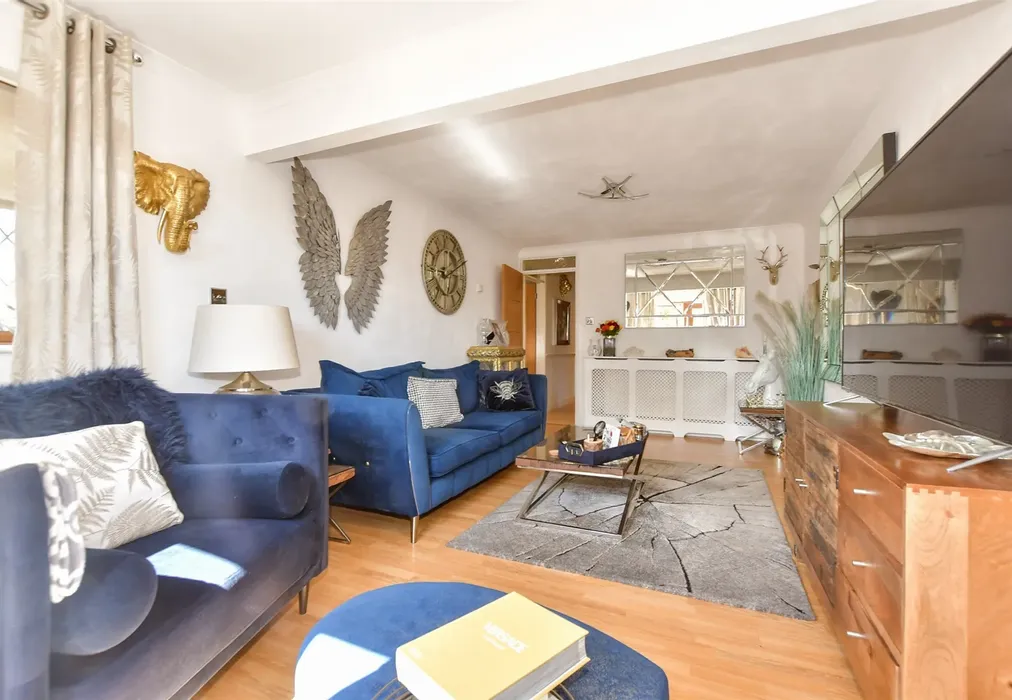 Lounge - Lade Fort Crescent, Lydd On Sea, Kent - Wards of Kent