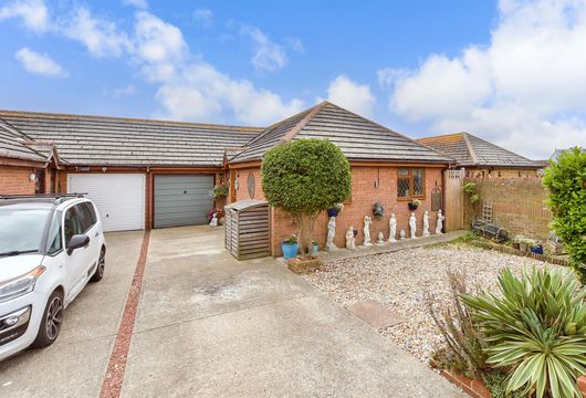 Lade Fort Crescent, Lydd On Sea, Kent - Wards of Kent